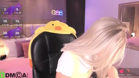 Ari  online show from October 2025 09:45:01 PM