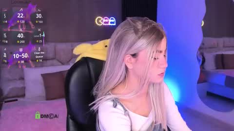 Ari  online show from October 2025 11:05:02 PM