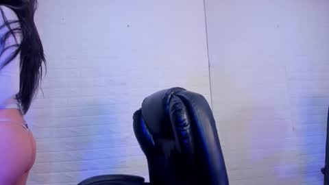 aris_logan online show from May 2026 05:12:02 AM