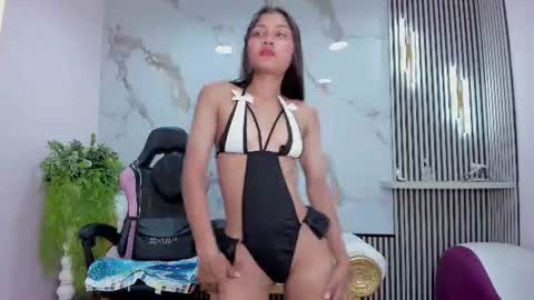 Snapshot of aristena_wow chatting on July 2026 06:32:01 PM A R I S online show from July 2026 06:32:01 PM