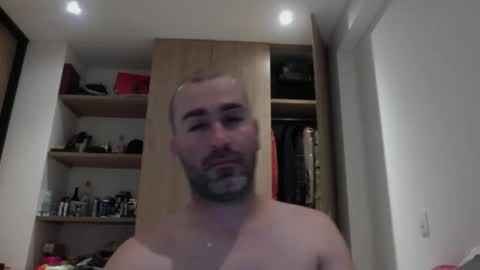 aristi11 online show from November 2025 05:52:01 AM