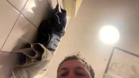 armyskater32 online show from November 2025 09:02:02 PM