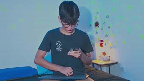 Arnold online show from December 2024 09:26:02 PM