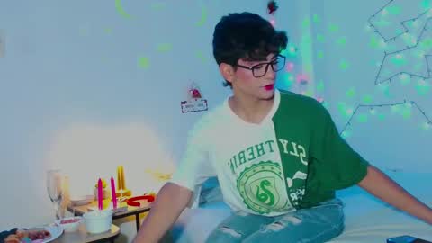 Arnold online show from December 2024 06:50:01 PM