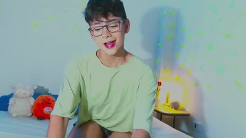 Arnold online show from February 2025 07:19:02 PM