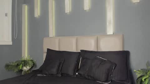 Arohom Lester online show from December 2025 11:04:02 AM