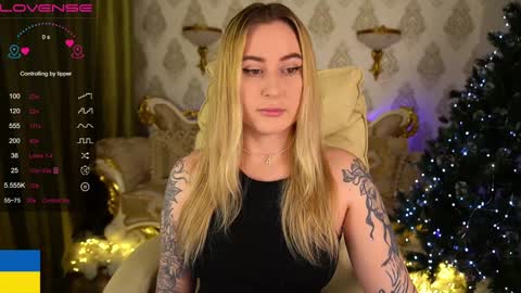 AROLINA online show from December 2024 09:28:02 PM