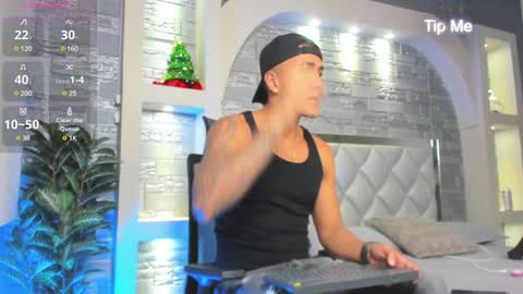 Snapshot of aron_bolt chatting on December 2024 02:14:02 PM ARON BOLT online show from December 2024 02:14:02 PM