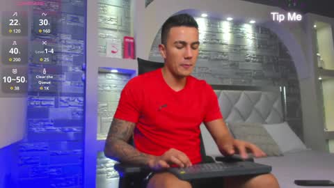 Snapshot of aron_bolt chatting on January 2025 03:37:02 PM ARON BOLT online show from January 2025 03:37:02 PM