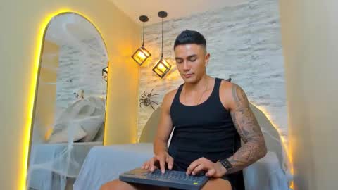 Snapshot of aron_bolt chatting on October 2025 09:26:02 PM ARON BOLT online show from October 2025 09:26:02 PM