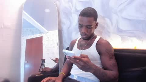 A R O N online show from April 2026 07:07:02 PM