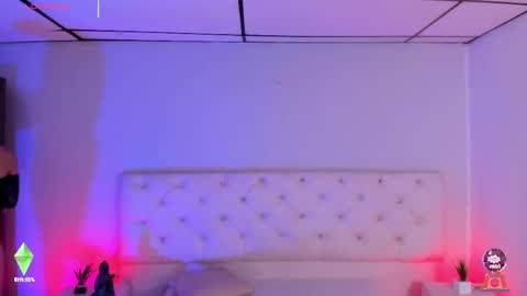 Aron cruz  online show from November 2025 01:33:02 PM