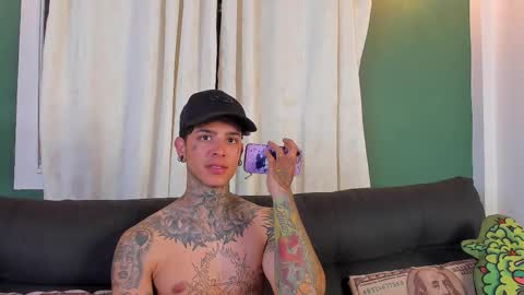 Snapshot of aron_ford chatting on March 2026 01:23:02 AM Aron ford online show from March 2026 01:23:02 AM