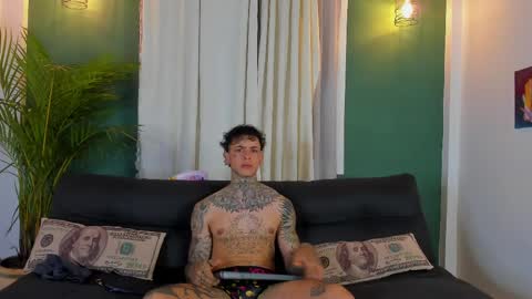 Snapshot of aron_ford chatting on April 2026 01:37:02 AM Aron ford online show from April 2026 01:37:02 AM