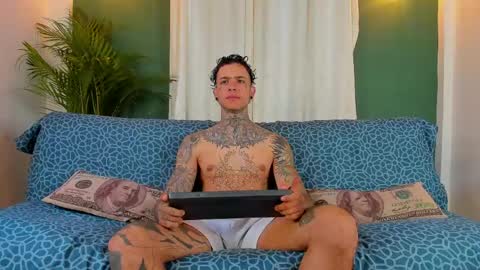 Snapshot of aron_ford chatting on April 2026 10:04:01 PM Aron ford online show from April 2026 10:04:01 PM