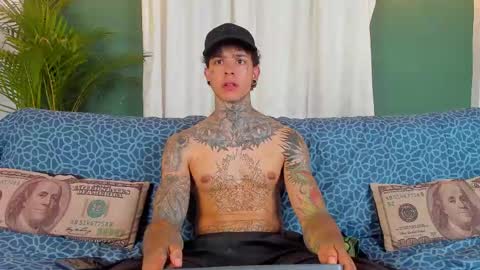 Snapshot of aron_ford chatting on April 2026 10:15:02 PM Aron ford online show from April 2026 10:15:02 PM