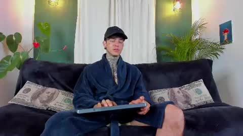 Snapshot of aron_ford chatting on June 2026 12:11:01 AM Aron ford online show from June 2026 12:11:01 AM