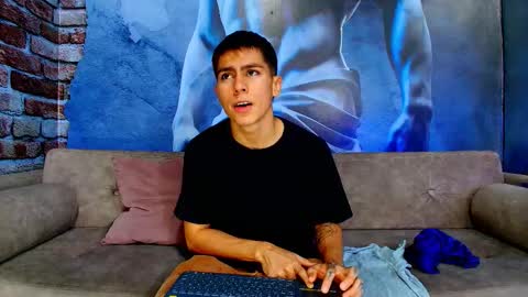 aron_pulse online show from February 2026 01:40:01 PM