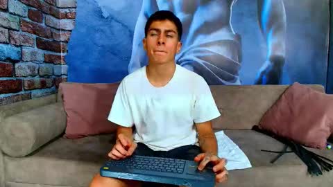 aron_pulse online show from March 2026 07:33:01 PM