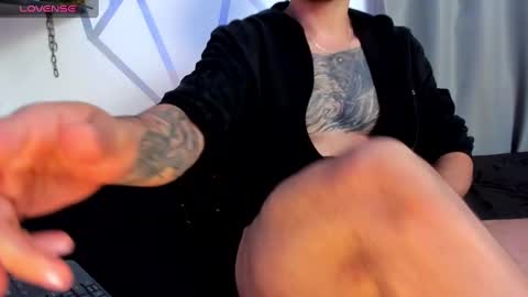 Aron Santoro online show from December 2024 04:09:02 AM