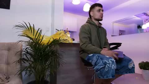 Snapshot of aron_santoro1 chatting on March 2026 05:19:01 PM Aron Santoro online show from March 2026 05:19:01 PM