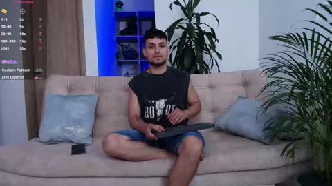 Snapshot of aron_santoro1 chatting on March 2026 09:20:01 PM Aron Santoro online show from March 2026 09:20:01 PM