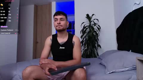 Snapshot of aron_santoro1 chatting on March 2026 07:17:01 PM Aron Santoro online show from March 2026 07:17:01 PM