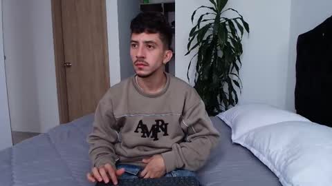 Snapshot of aron_santoro1 chatting on March 2026 05:12:02 PM Aron Santoro online show from March 2026 05:12:02 PM