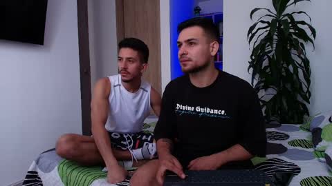 Snapshot of aron_santoro1 chatting on April 2026 02:10:02 PM Aron Santoro online show from April 2026 02:10:02 PM