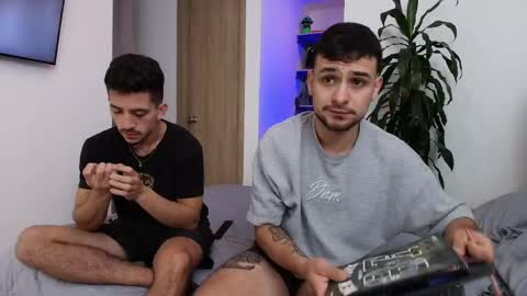 Snapshot of aron_santoro1 chatting on April 2026 12:35:01 AM Aron Santoro online show from April 2026 12:35:01 AM