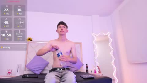 Snapshot of aron_tay chatting on January 2025 07:27:02 AM your aron online show from January 2025 07:27:02 AM