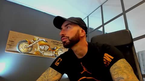 AronGrant online show from October 2025 09:06:02 AM