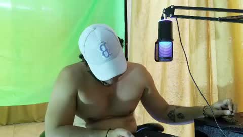 Snapshot of aronmiller404 chatting on July 2026 02:31:01 PM aronmiller online show from July 2026 02:31:01 PM