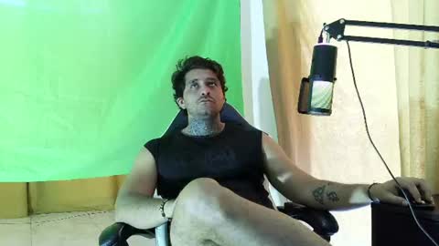 Snapshot of aronmiller404 chatting on July 2026 02:44:01 PM aronmiller online show from July 2026 02:44:01 PM