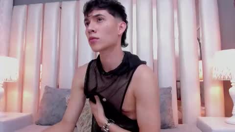 Arontawers online show from April 2026 09:31:01 PM