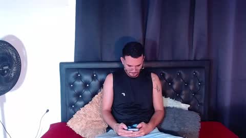 Adrian online show from October 2025 07:35:02 PM