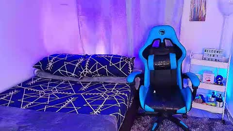 noah and ivy online show from September 2025 10:37:01 AM