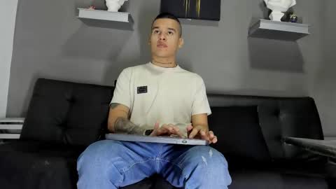 AROON HOT online show from February 2026 12:00:01 PM