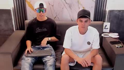 Snapshot of aroon_sexx21 chatting on April 2026 03:58:01 AM Aroon online show from April 2026 03:58:01 AM