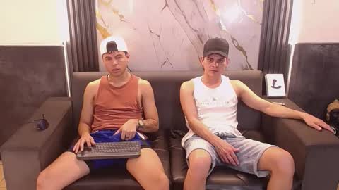 Snapshot of aroon_sexx21 chatting on April 2026 04:12:01 AM Aroon online show from April 2026 04:12:01 AM