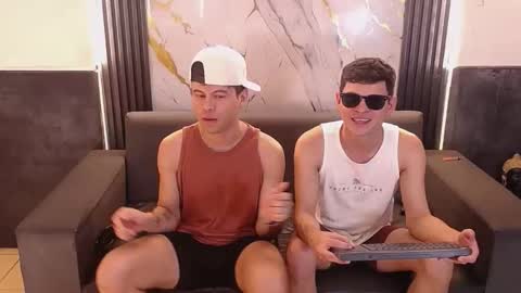 Snapshot of aroon_sexx21 chatting on April 2026 06:19:01 AM Aroon online show from April 2026 06:19:01 AM