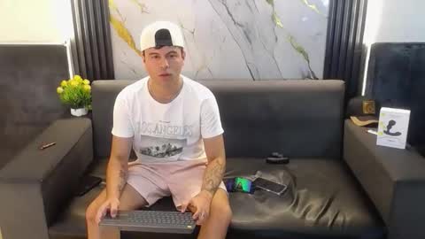 Snapshot of aroon_sexx21 chatting on April 2026 03:55:01 AM Aroon online show from April 2026 03:55:01 AM