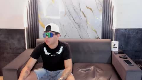 Snapshot of aroon_sexx21 chatting on April 2026 04:08:02 AM Aroon online show from April 2026 04:08:02 AM