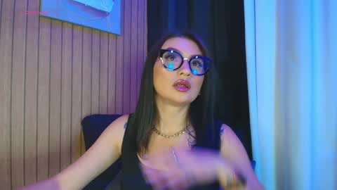    online show from November 2025 07:02:02 PM