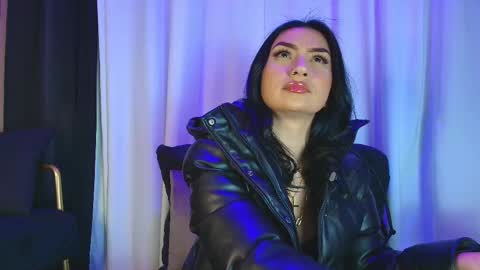    online show from November 2025 06:52:01 PM