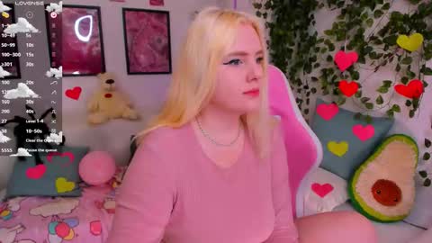 art_lovee_ online show from February 2026 02:10:01 AM