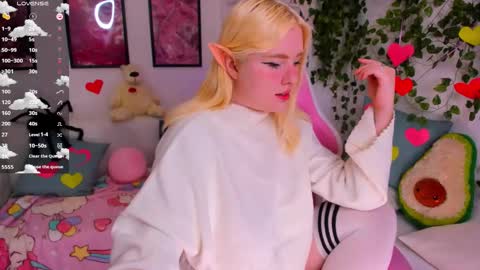 art_lovee_ online show from February 2026 01:49:01 AM