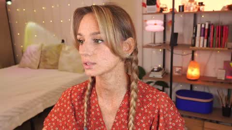 Snapshot of artease chatting on December 2024 09:57:01 AM Arti  Next Streams -  online show from December 2024 09:57:01 AM