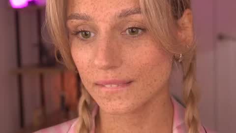 Snapshot of artease chatting on February 2025 02:44:02 PM Arti  Next Streams -  online show from February 2025 02:44:02 PM