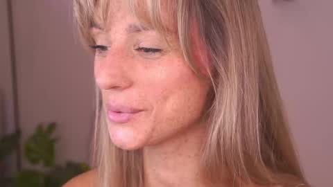 Snapshot of artease chatting on September 2025 04:23:01 AM Arti  Next Streams -  online show from September 2025 04:23:01 AM